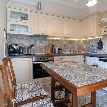Artilcious Two Bedroom Park View Apartment Sofia