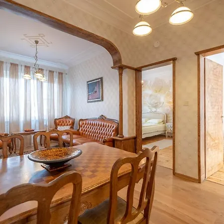 Apartment Artilcious Two Bedroom Park View