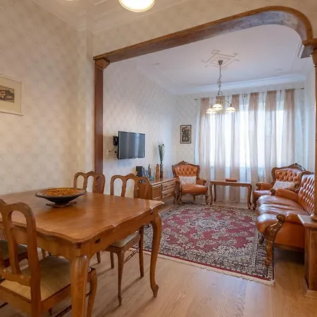 Artilcious Two Bedroom Park View Apartment Sofia